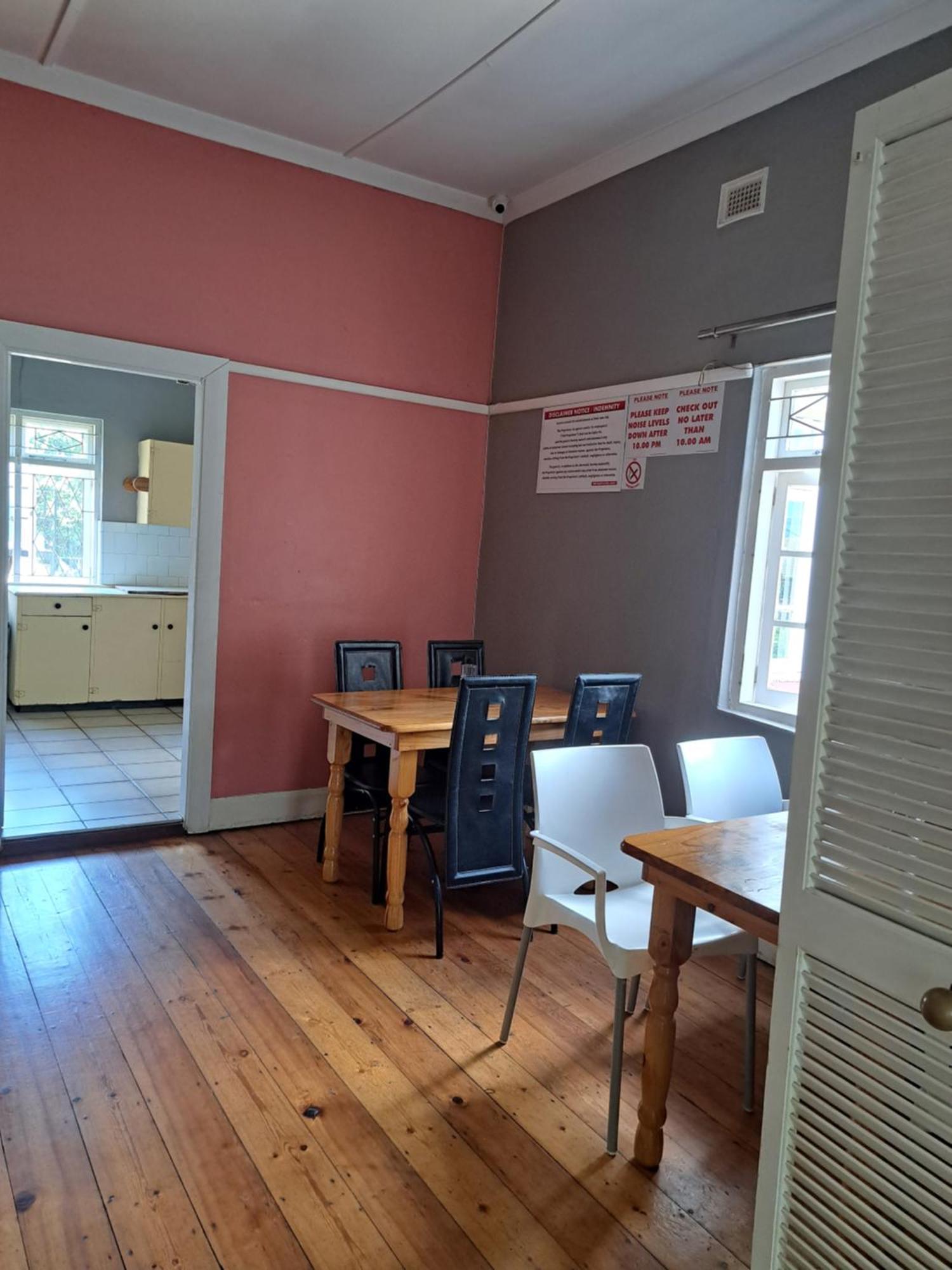 פיטרמריצברג Pmb Backpackers Lodge מראה חיצוני תמונה